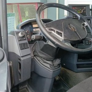 foto Eur6 Renault 6x4 valník 6.8m + Hiab 18tm (dosah 14.5m)